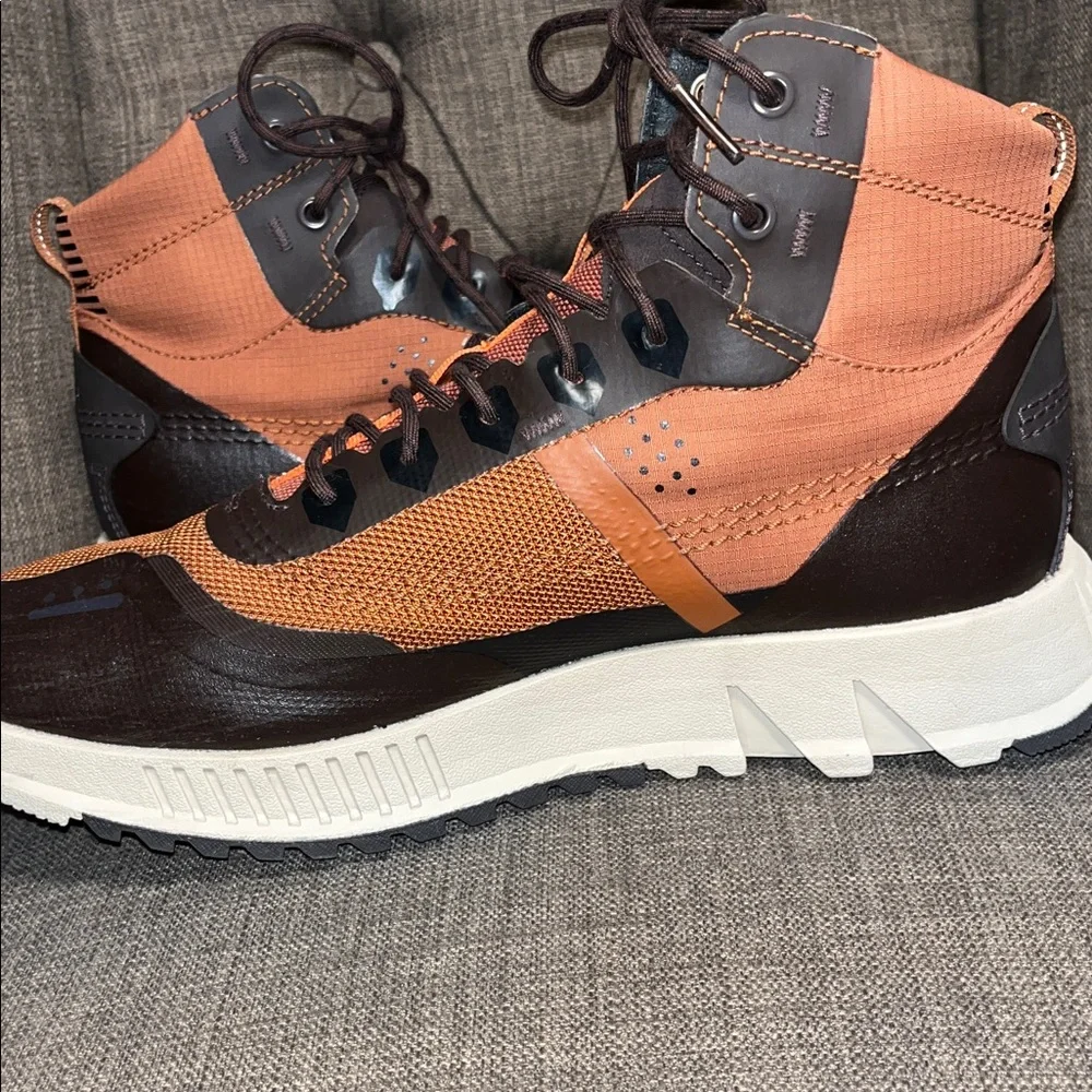 Sorel hiker style